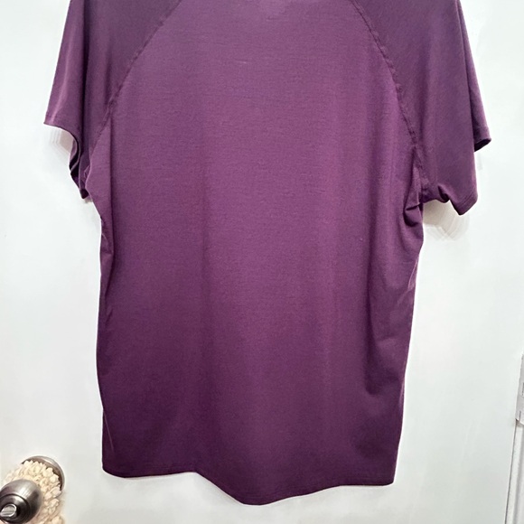 Women’s XXL Under Armour top - Picture 3 of 4